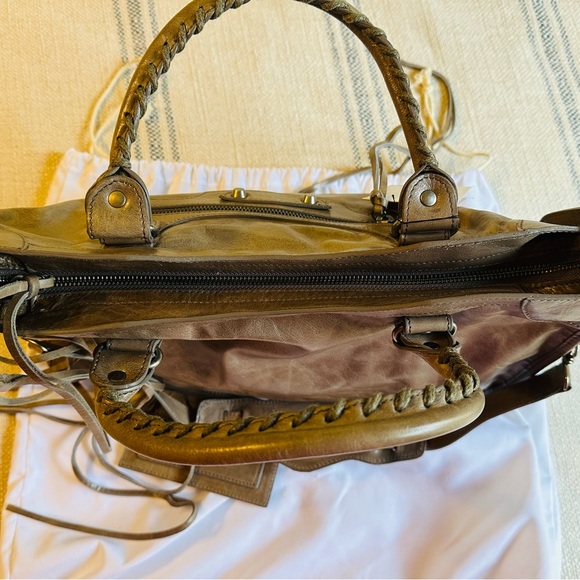 Balenciaga Women's Taupe Leather Bag - Picture 6 of 10